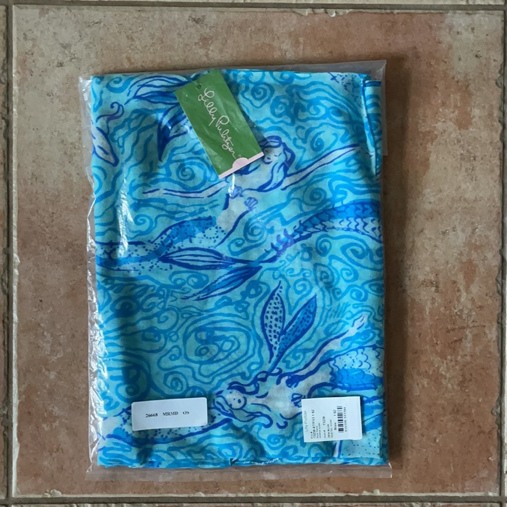 NWT Lily Pulitzer silk/cashmere blend scarf.